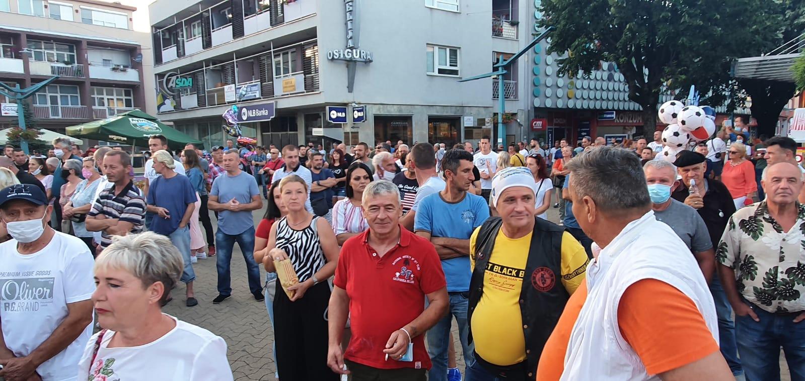 Počeli protesti u bihaću - Avaz