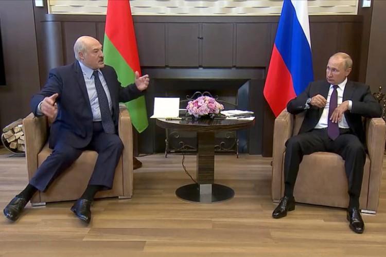 O snimku Lukašenka i Putina bruji svijet, obratite pažnju na govor tijela
