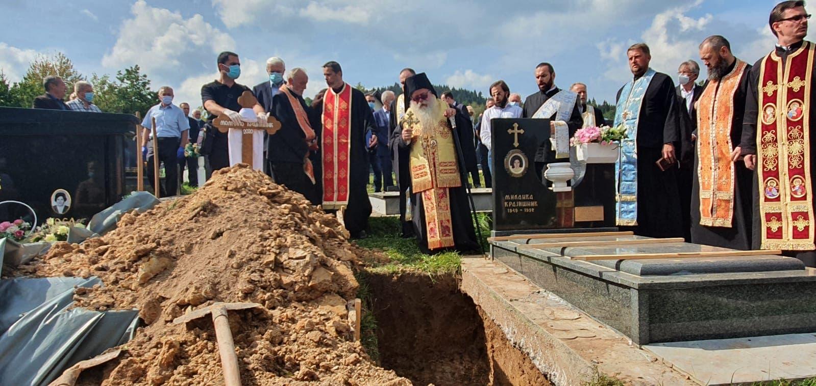 Ko je sve bio na sahrani ratnom zločincu Momčilu Krajišniku na Palama