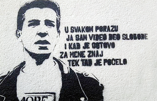 Grafit posvećen Milanu Mladenoviću - Avaz
