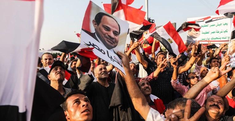 U Egiptu protesti protiv predsjednika i vlasti, ubijen jedan muškarac