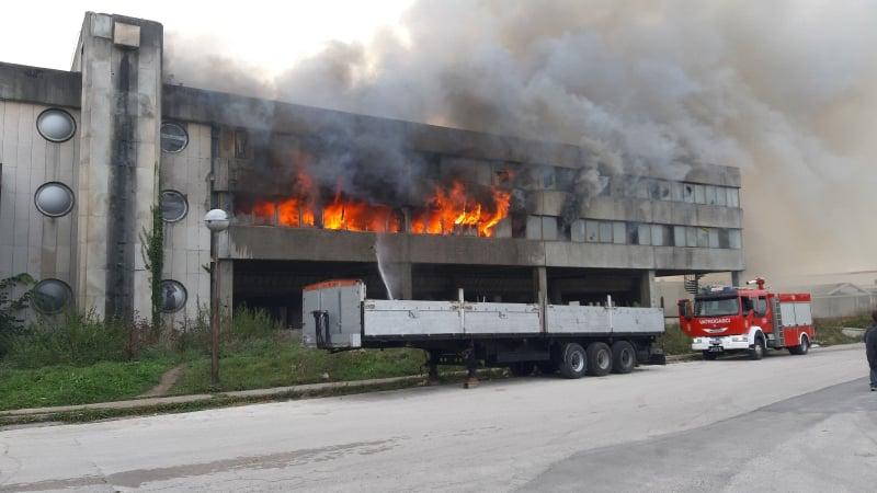 Izbio požar u "Kombiteksu" u Bihaću