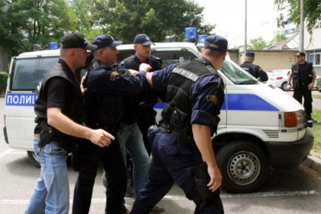Policija sustigla i savladala vozača - Avaz