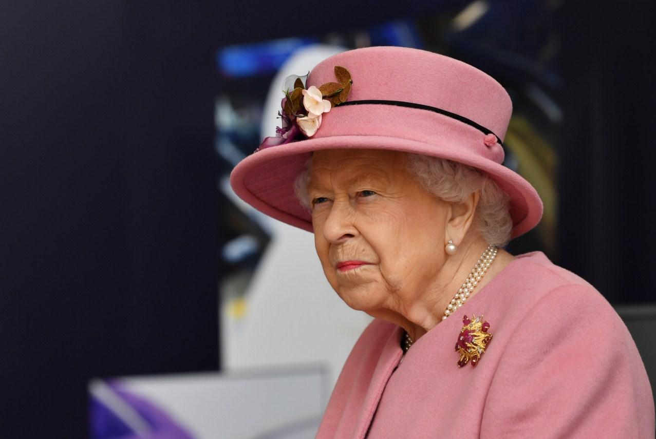 Kraljica Elizabeta prvi put u javnosti nakon karantina