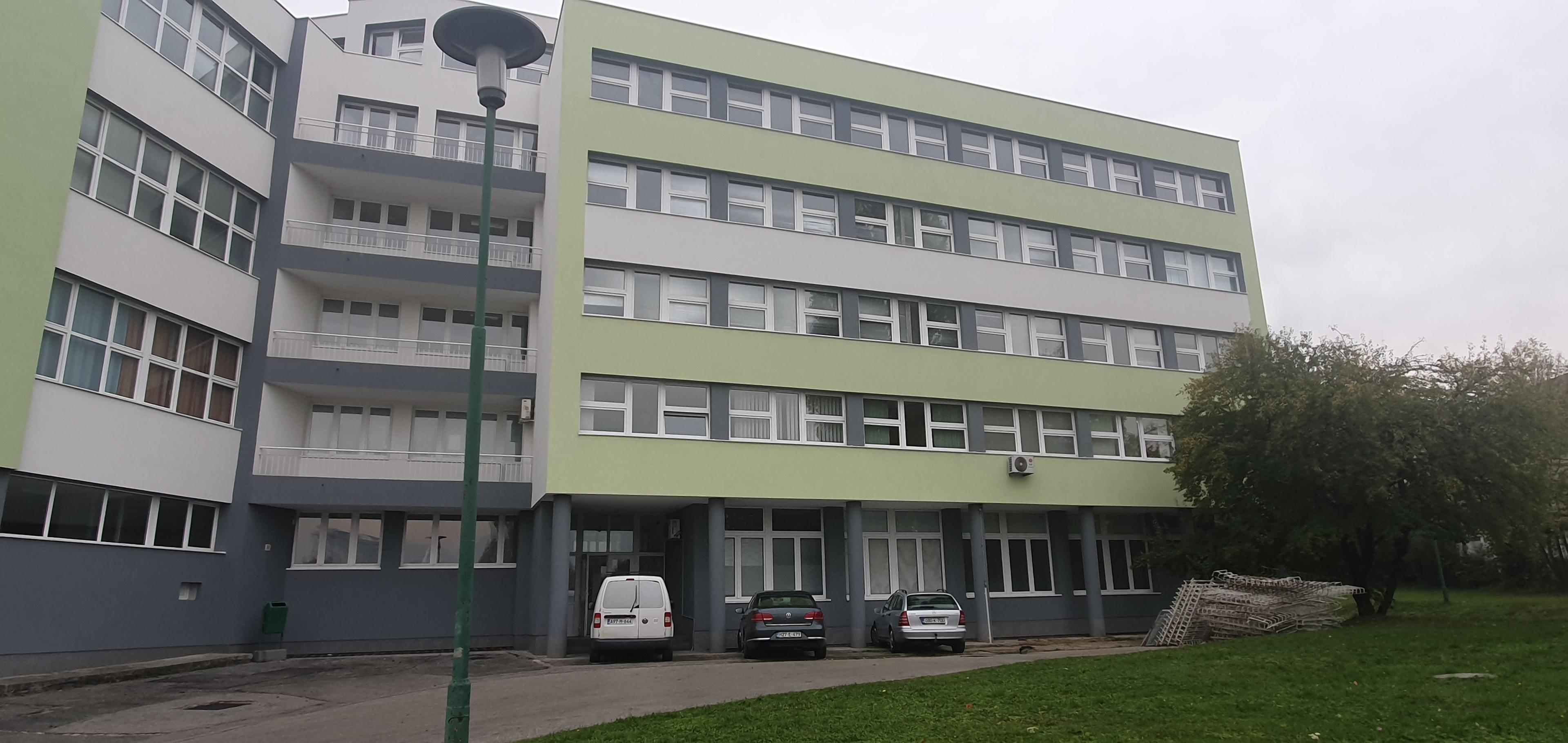 Zgrada đačkog doma ŽIŠ-a pored objekta Elektrotehničke škole - Avaz