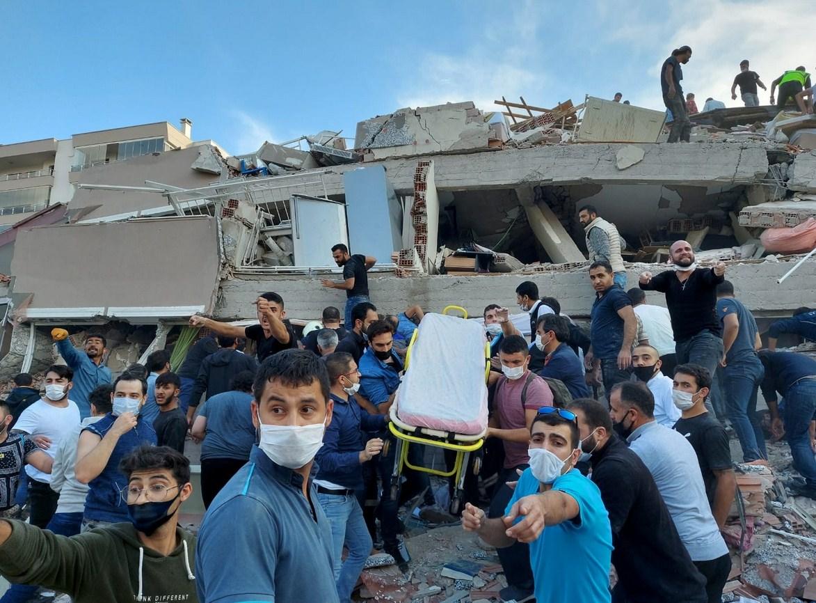 {UŽIVO} Razorni zemljotres u Turskoj, raste broj žrtava, spasioci ispod ruševina izvlače unesrećene