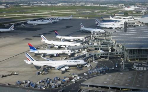 Negativne testove prodavali putnicima na pariškom aerodromu - Avaz