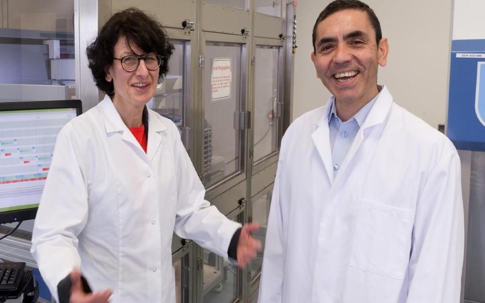 Par koji je napravio vakcinu protiv korone spojila je zajednička strast prema istraživanju raka