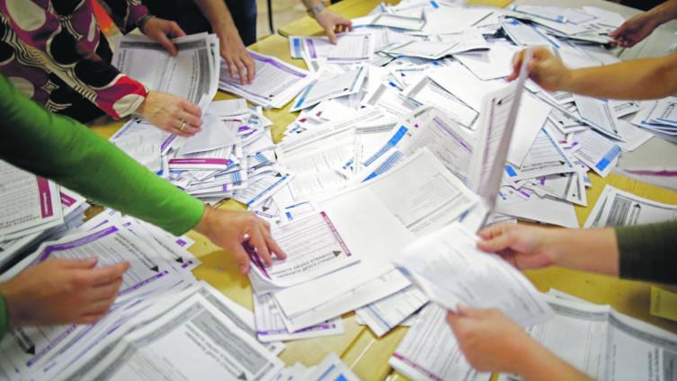 Dopisivani glasovi, brojna porodična glasanja, stotine nepravilnosti