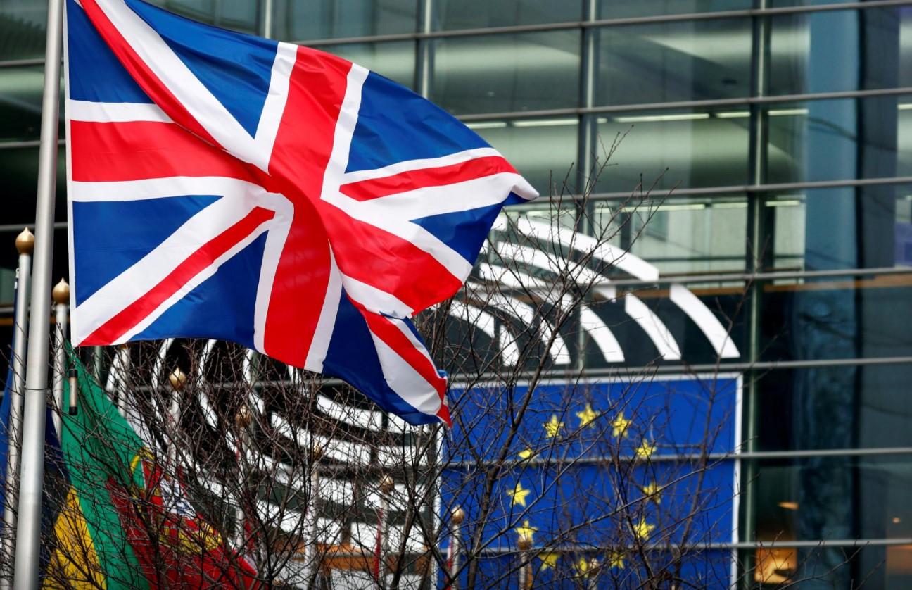A British Union Jack flag flutters outside the European Parliament in Brussels, Belgium January 30, 2020. - Avaz