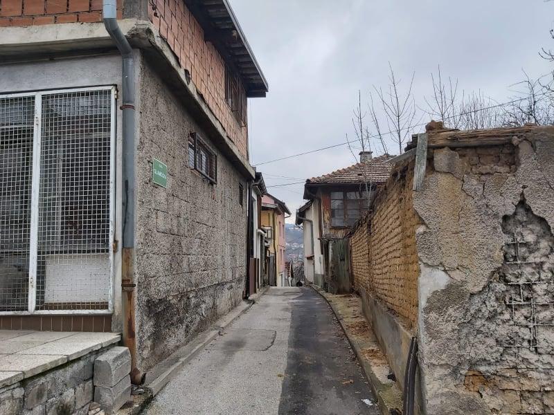 Ulica u kojoj se nalazi kuća u kojoj se desio zločin - Avaz