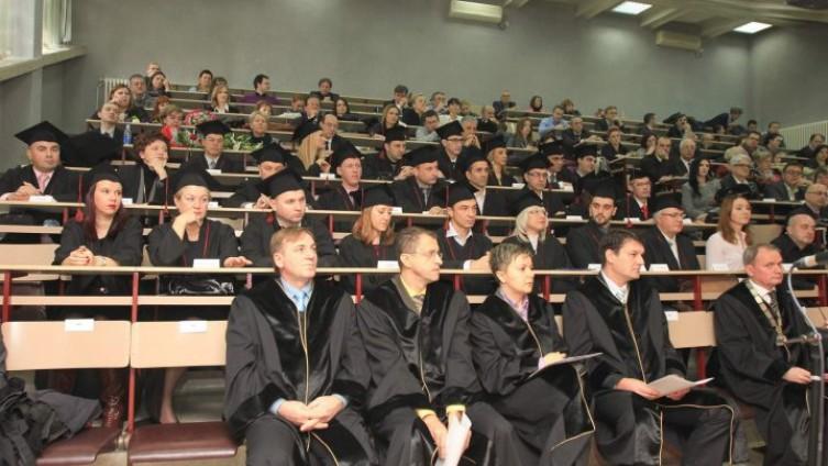 Univerzitet u Sarajevu promovira 64 doktora nauka i umjetnosti