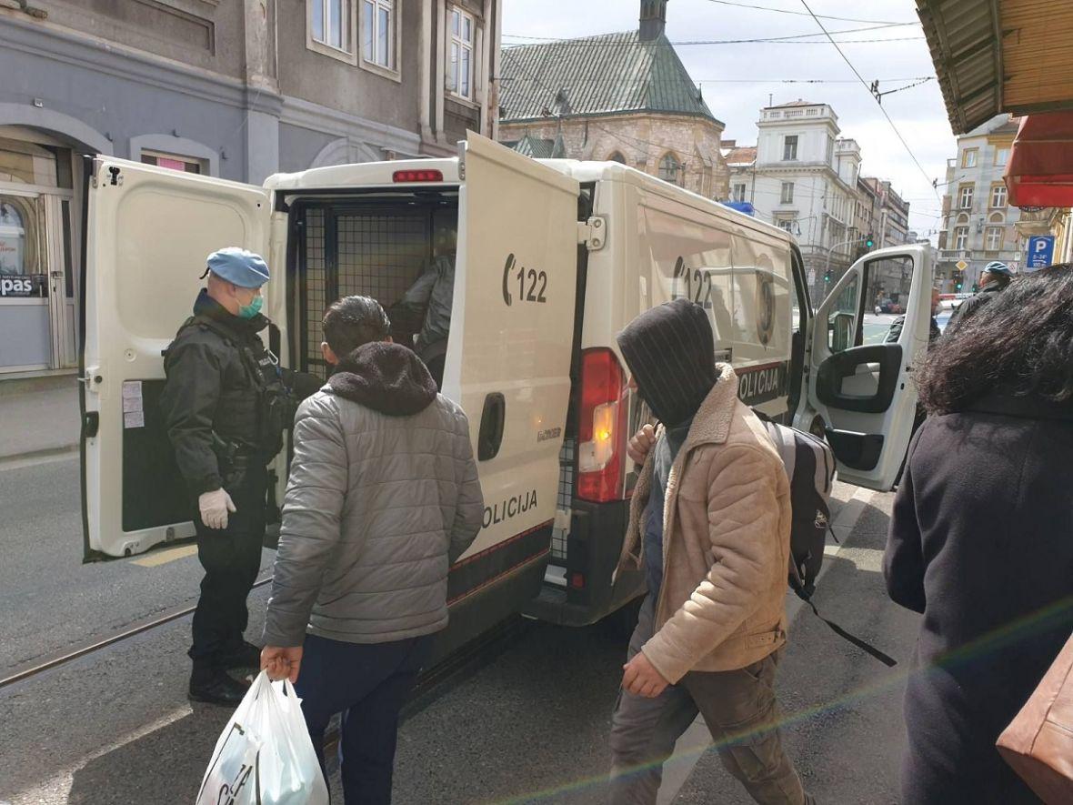 Policija pronašla 66 migranata koji su nelegalno boravili u Starom Gradu