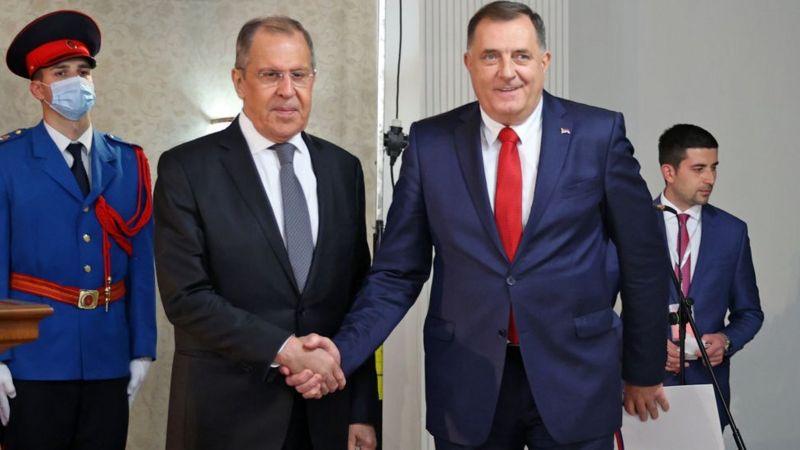 Ukrajina zvanično traži informaciju o ikoni koju je Dodik poklonio Lavrovu