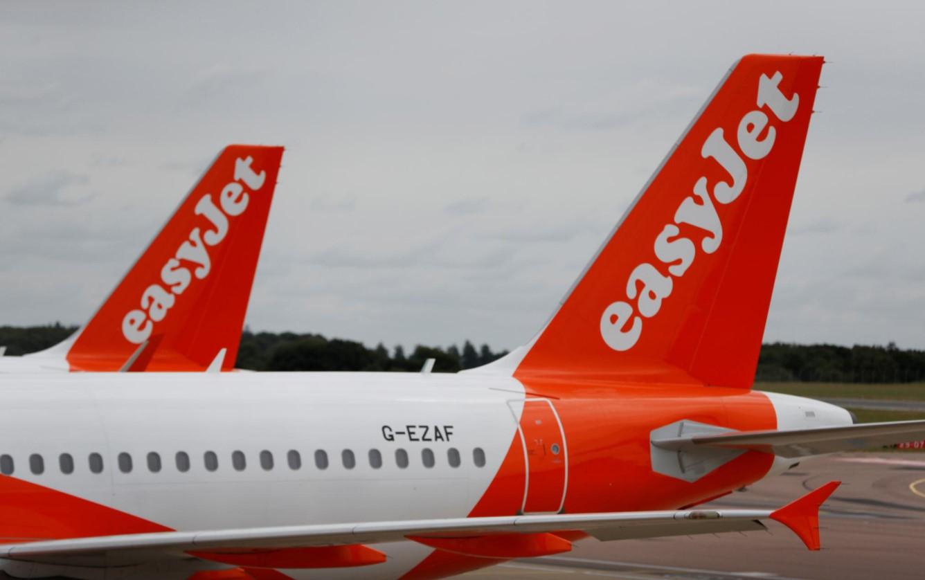 An Easyjet Airbus A319 plane is seen at Luton Airport, following the outbreak of the coronavirus disease (COVID-19), Luton, Britain, June 4, 2020. - Avaz