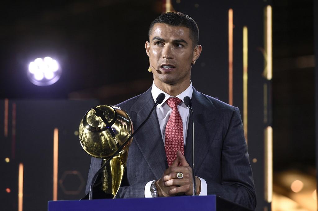 Ronaldo s nagradom - Avaz