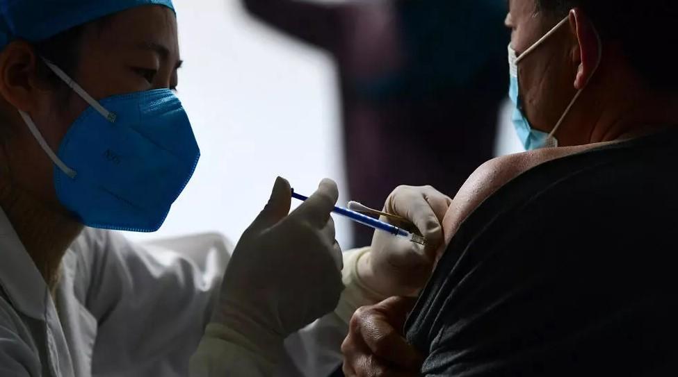 Beijing vaccinates thousands in Covid-19 jab drive