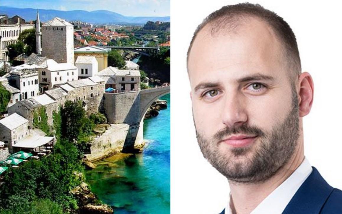 Who is trying to seize SBB of its third mandate in Mostar?