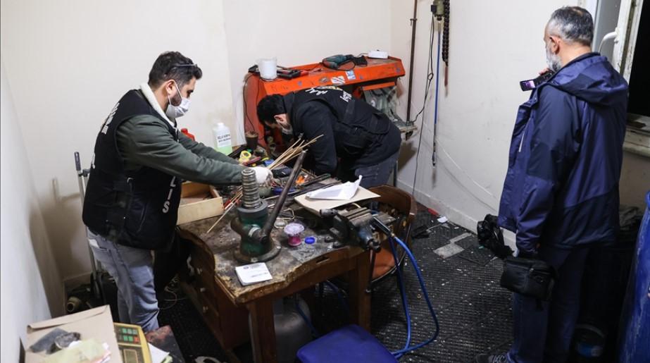 The financial crimes police branch in Istanbul uncovered a network producing fake and low quality gold bars in eight different workshops in the city's Fatih district - Avaz