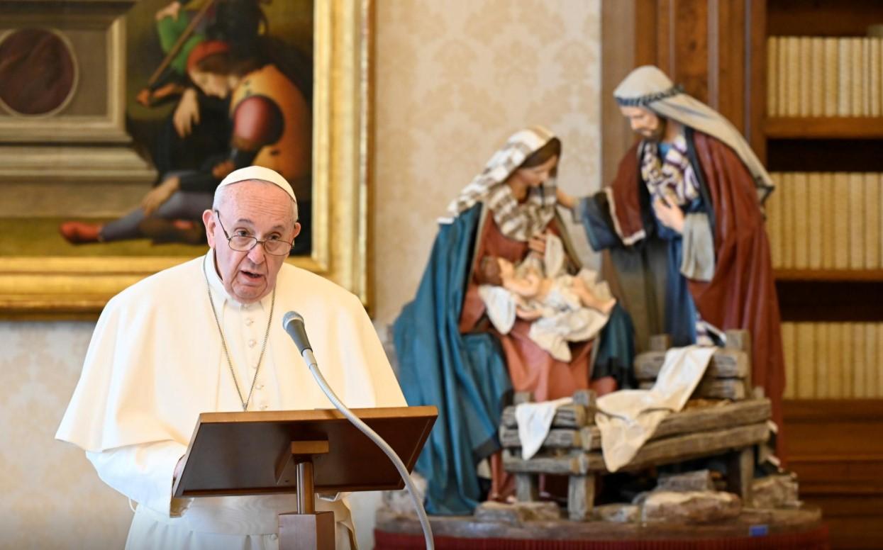 Pope Francis leads the Angelus prayer on Epiphany, amid the coronavirus disease (COVID-19) outbreak, at the Vatican, January 6, 2021. - Avaz