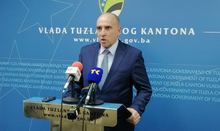 Tuzla Canton Prime Minister Denijal Tulumović submits his resignation