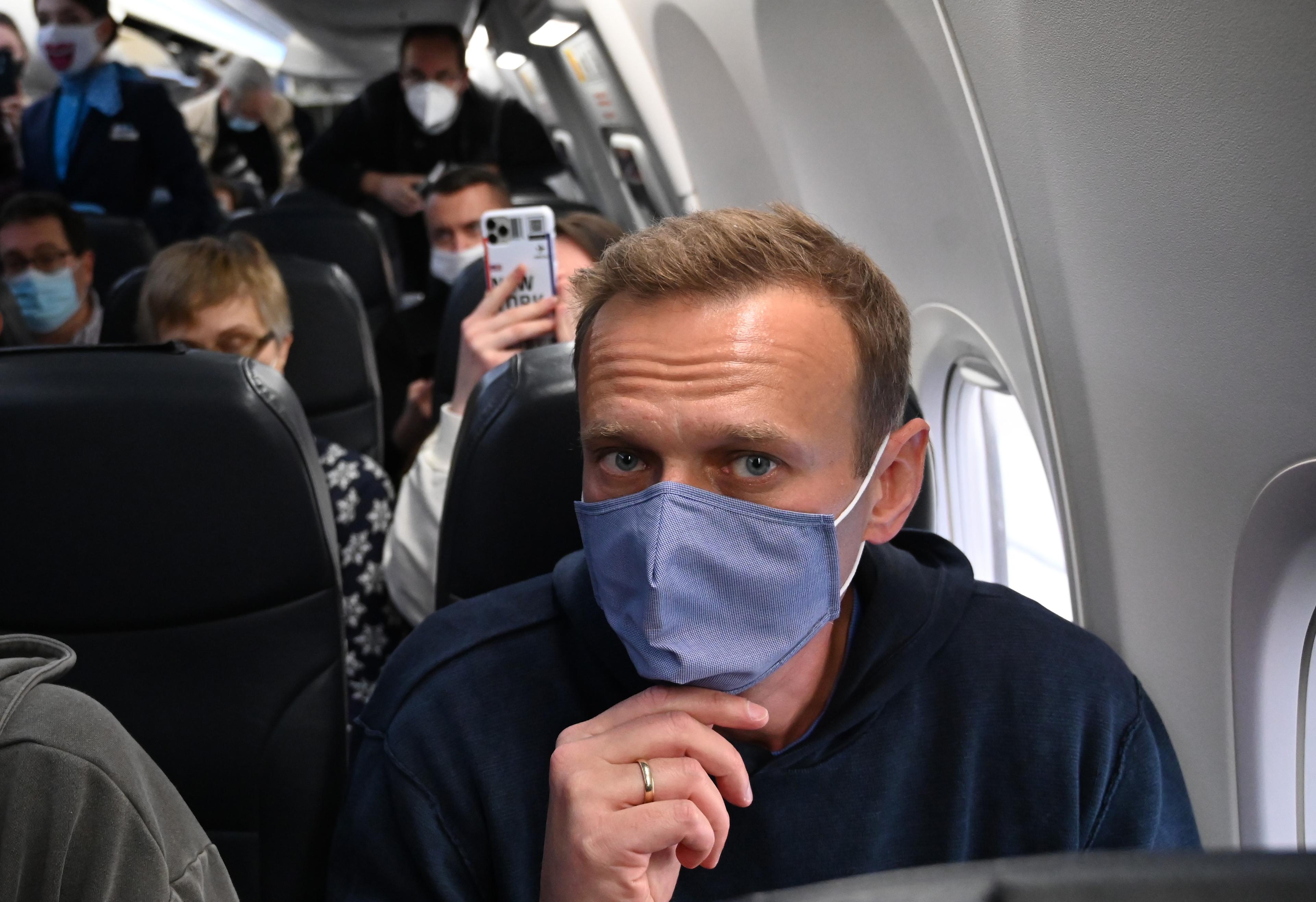 Navaljni se u matičnu zemlju vraća ruskom aviokompanijom Pobeda - Avaz