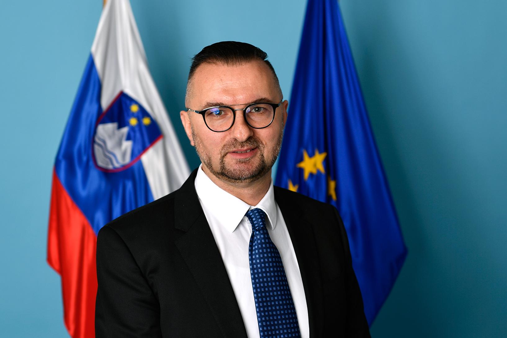 Zarazio se prvi čovjek slovenske tajne službe, upitno glasanje o povjerenju Janši