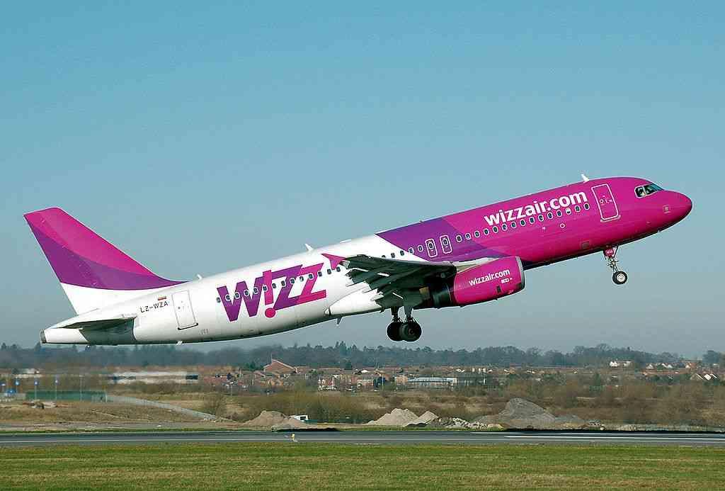 Avion Wizz Aira u zraku - Avaz