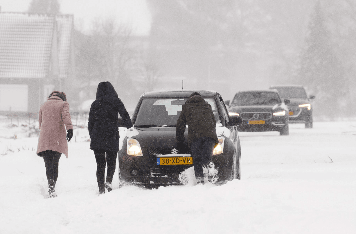 Snježna oluja u Nizozemskoj - Avaz