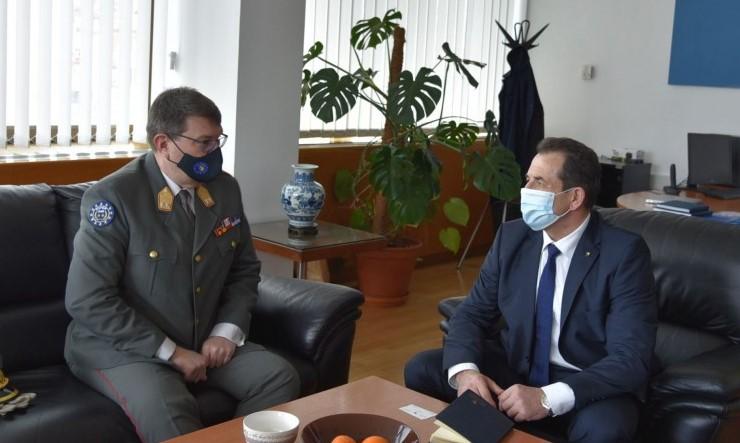 Minister Cikotić meets with EUFOR Commander