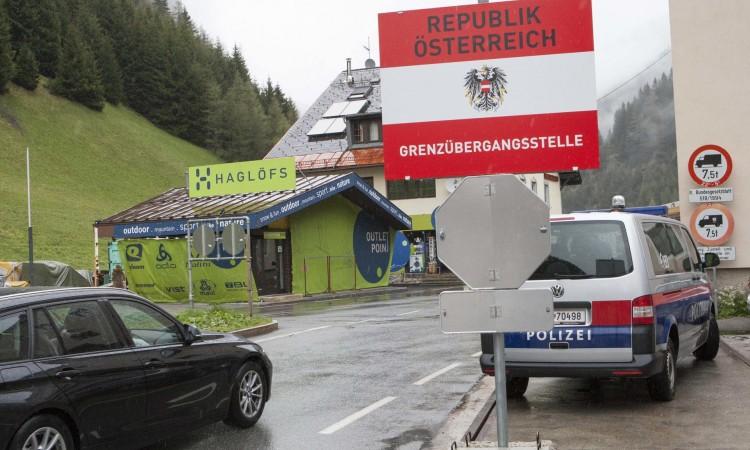 Austrija zatvara Tirol zbog novog soja koronavirusa, vakcina samo minimalno efikasna
