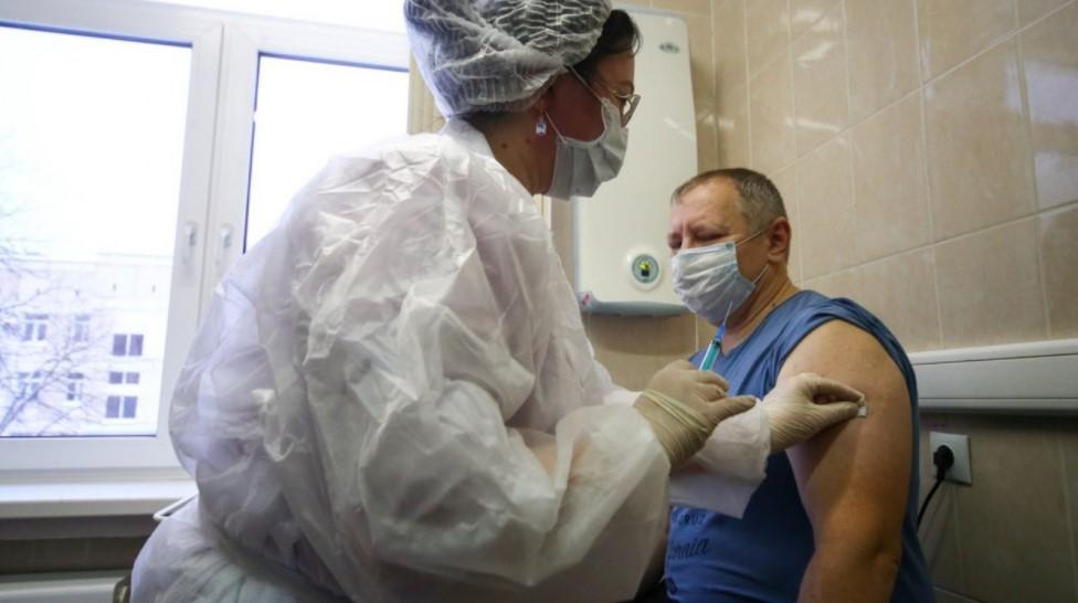 Breakaway regions in eastern Ukraine began a vaccine drive with Russia's Sputnik V jab earlier last week - Avaz