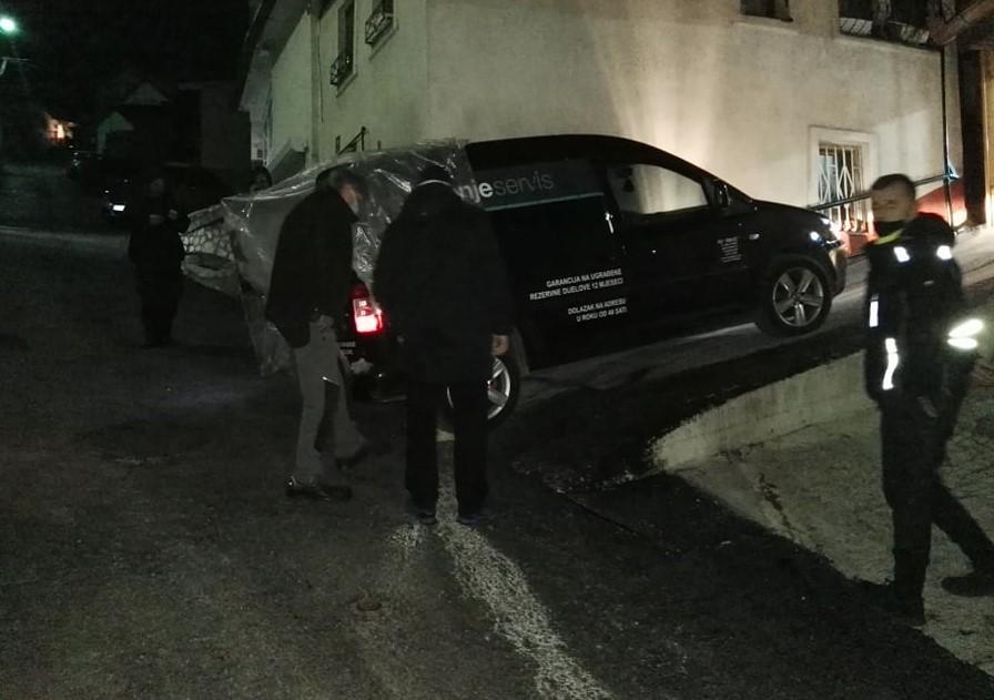 Teška nesreća na Vratniku: Vozilo se samo pokrenulo i usmrtilo muškarca