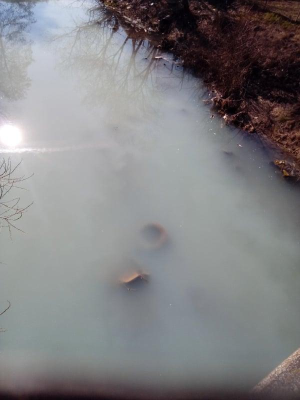 Zagađena rijeka Zujevina u Blažuju, ko je odgovoran?