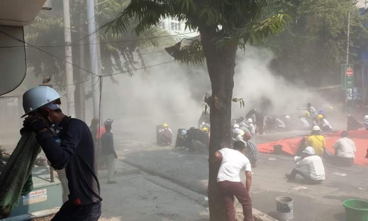Izvještava se da je najmanje osam ljudi smrtno stradalo u najnovijim protestima - Avaz