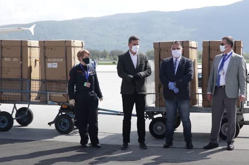 Novalić dočekao respiratore na Sarajevskom aerodromu - Avaz