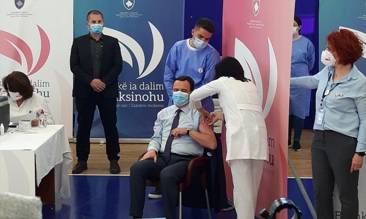 U Prištini se vakcinisao protiv koronavirusa premijer Kosova Albin Kurti - Avaz