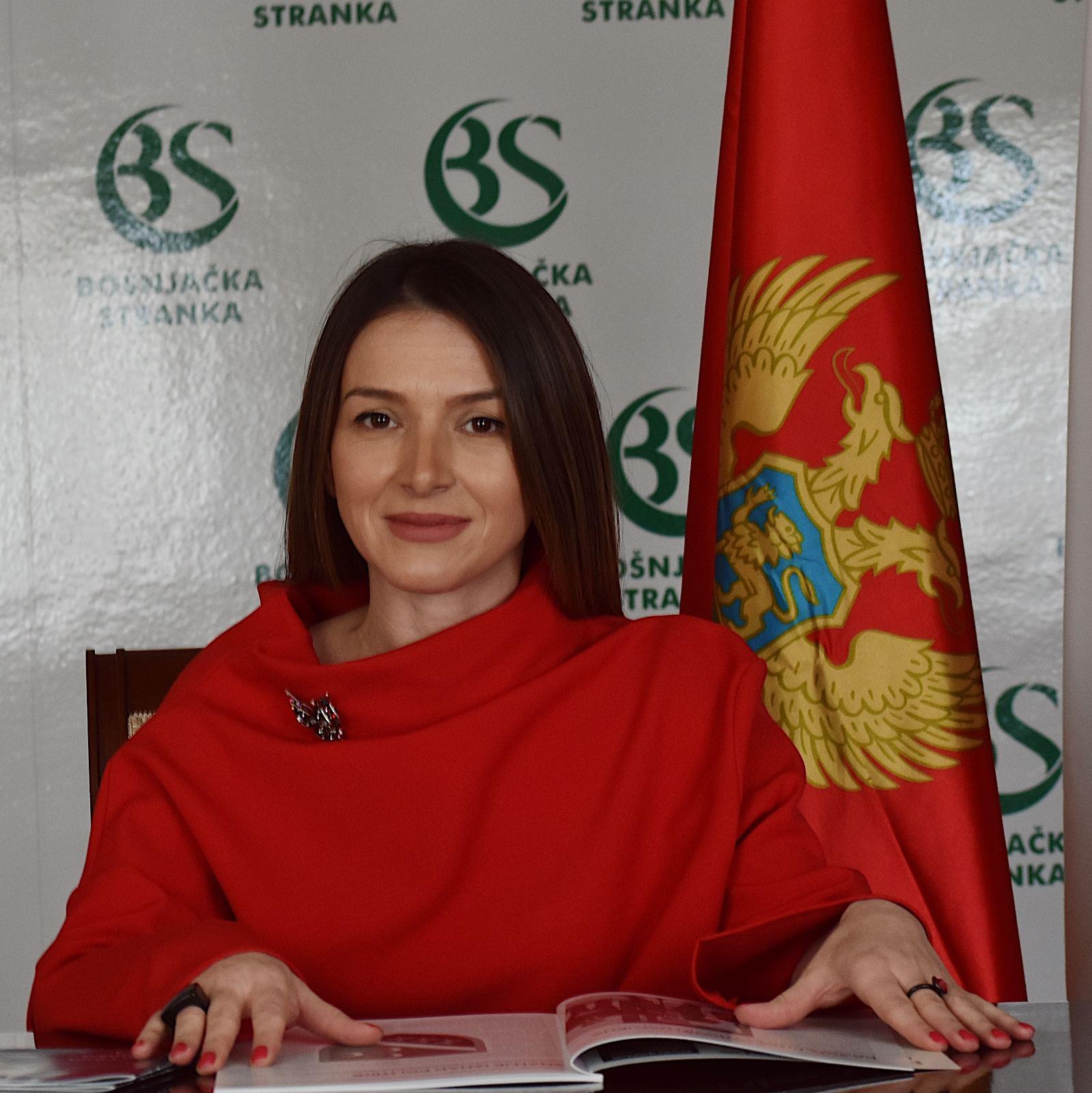 Kenana Strujić-Harbić: Crvena linija