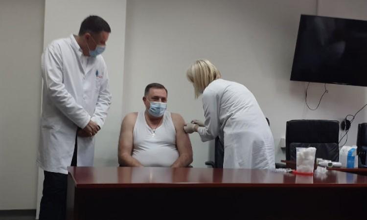 Dodik gets Sputnik V vaccine