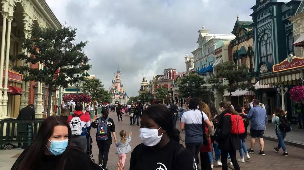 Disneyland Paris to host mass Covid vaccination site