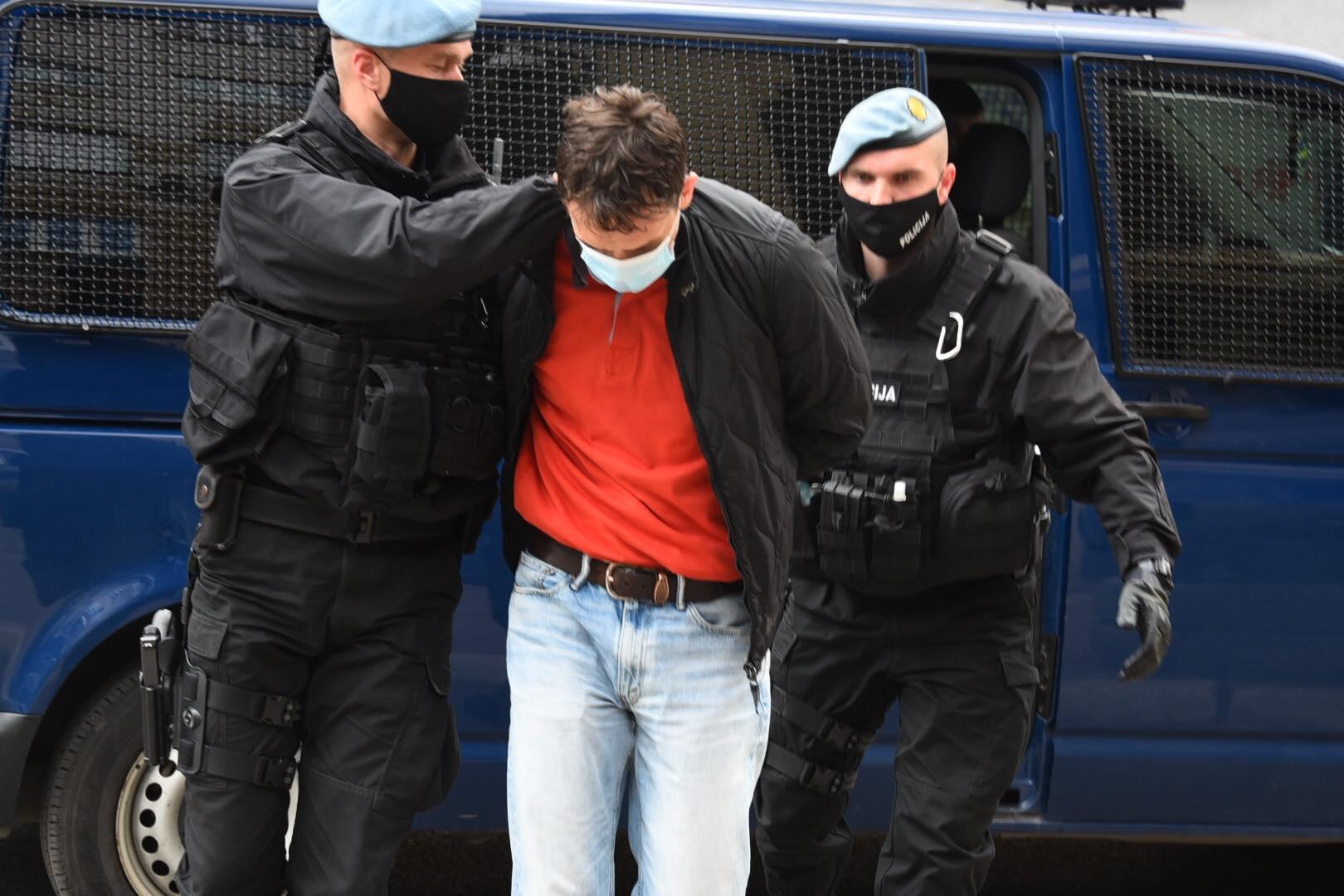 Brbović kazao da ne poznaje mladiće koje je pokušao ubiti, policija još traži oružje