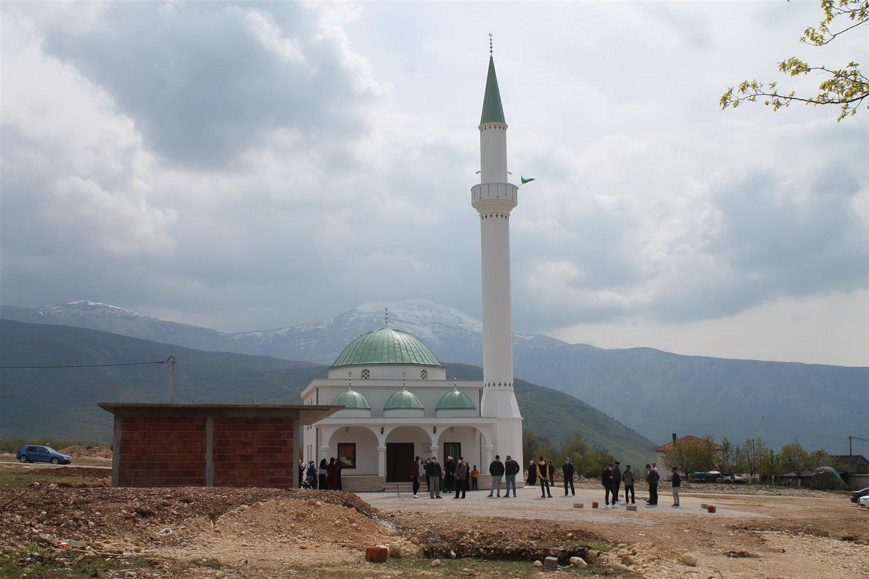 Džematlije Željuše dobile najljepši ramazanski dar, džamiju čije ime znači - nada