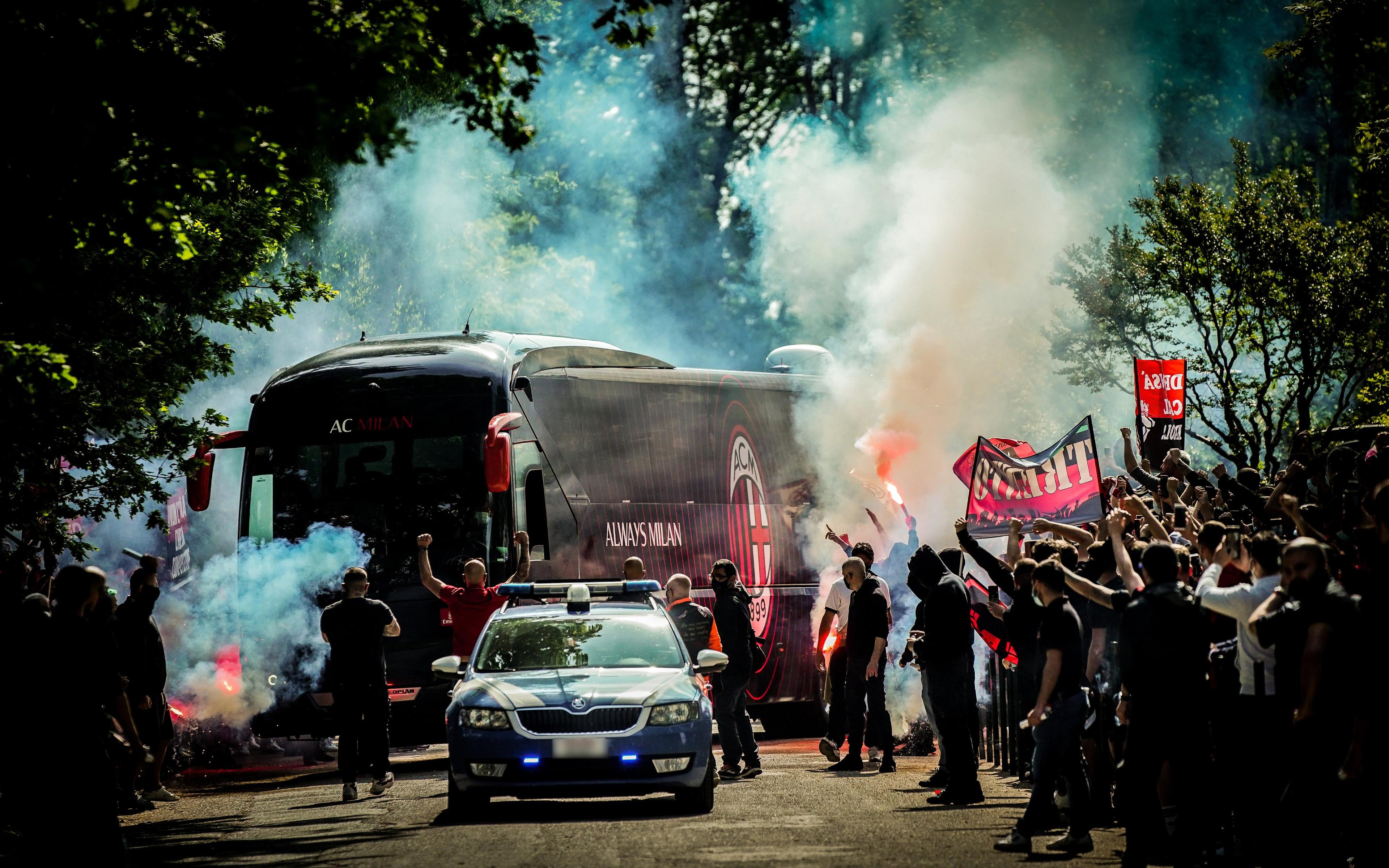 Ibrahimović doveo atmosferu do usijanja, navijači Milana euforično ispratili ekipu u Torino