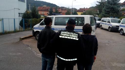 Bosanci uhvaćeni u krijumčarenju 12 migranata