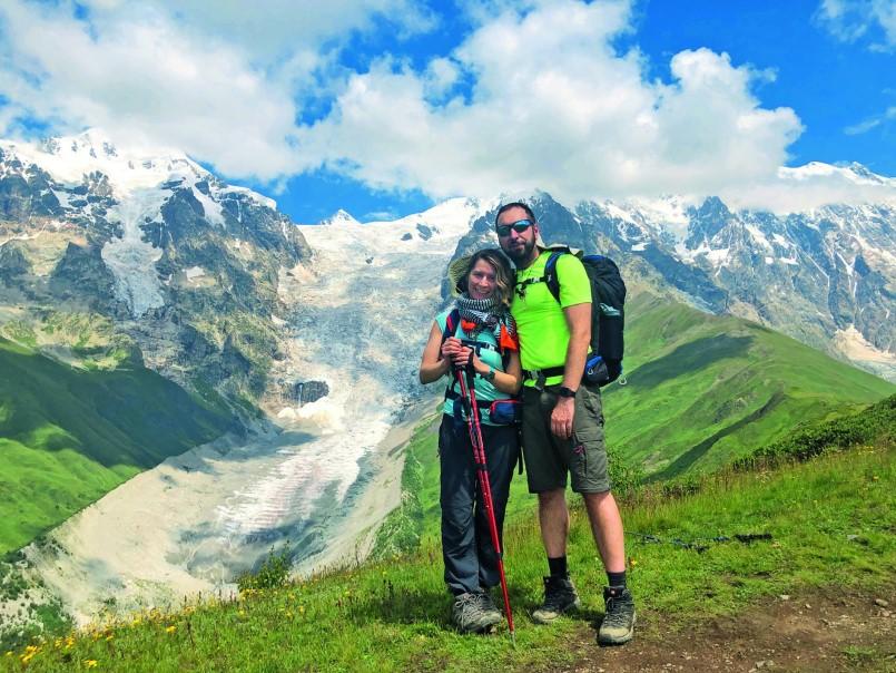 Tomislav sa suprugom Ivom na planinarenju na Kavkazu - Avaz