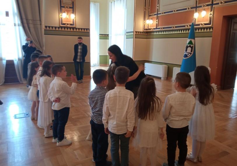 Mališani se družili s gradonačelnicom Benjaminom Karić
