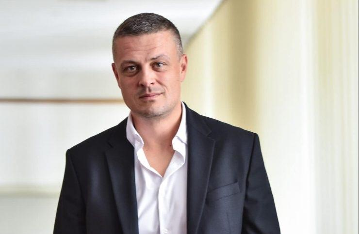 Mijatović zatražio od Stanivukovića saglasnost za postavljanje biste Srđanu Aleksiću