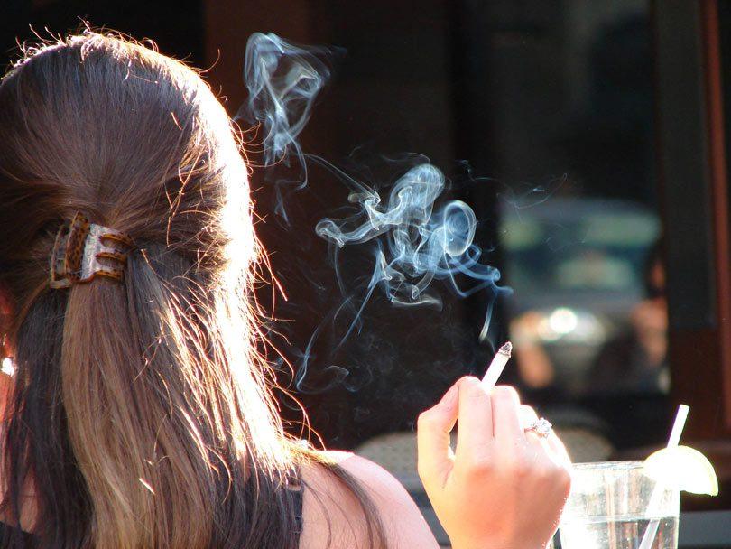 Zakon predviđa zabranu pušenja u svim zatvorenim javnim prostorima - Avaz
