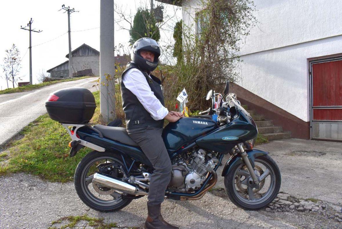 Poznat po ljubavi prema motociklima: Efendija Šiljić ispraćen u penziju