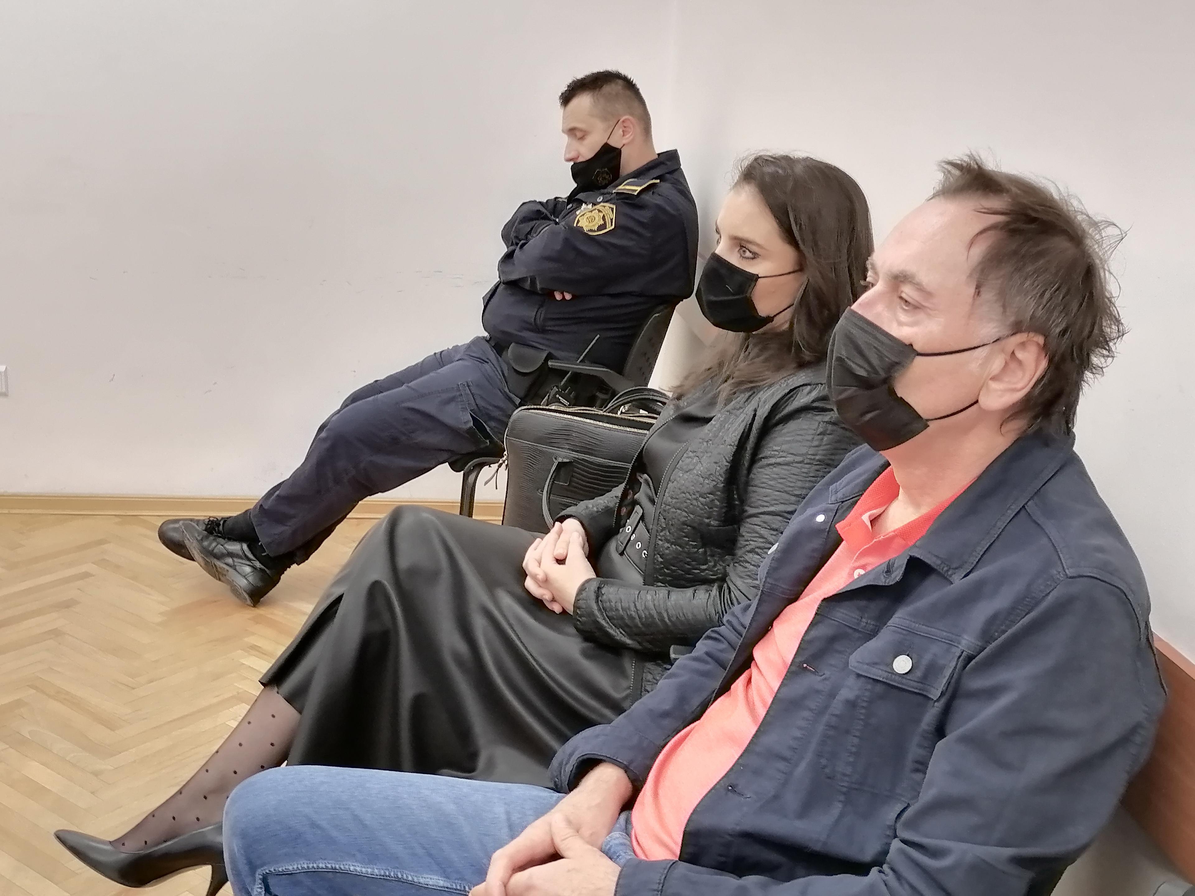 Hearing for threatening a prominent journalist: Hajdarević waved to Hadžifejzović in the courtroom
